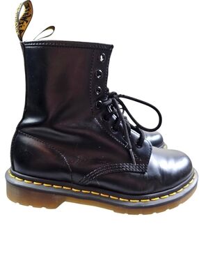 Dr. Martens The Original Airwair Air Cushion Black Leather Combat Boots In 7